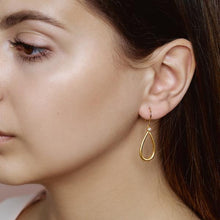 Load image into Gallery viewer, Serene Earrings Gold
